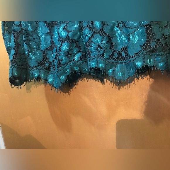 NWOT Betsy Johnson Size 2 Short Sleeve Emerald Teal Lace on Black Cocktail Dress - Picture 4 of 10